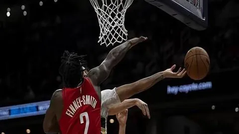 青春绽放，新星闪耀！千叶百音世锦赛夺铜，成为团队支柱。